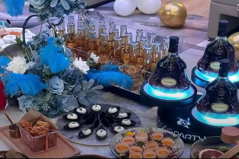 永盛盛世KTV诚聘礼仪接待绽放魅力风采